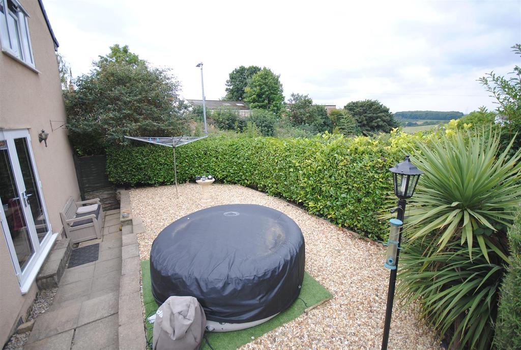 4wellanesidegarden8.JPG