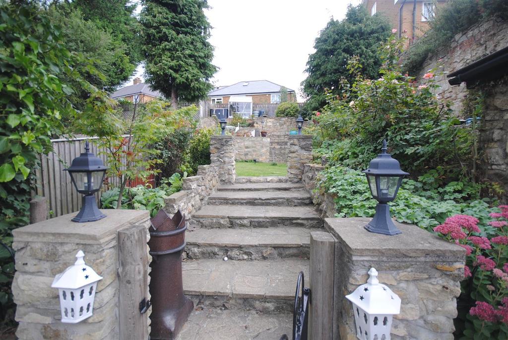 4wellanesidegarden6.JPG
