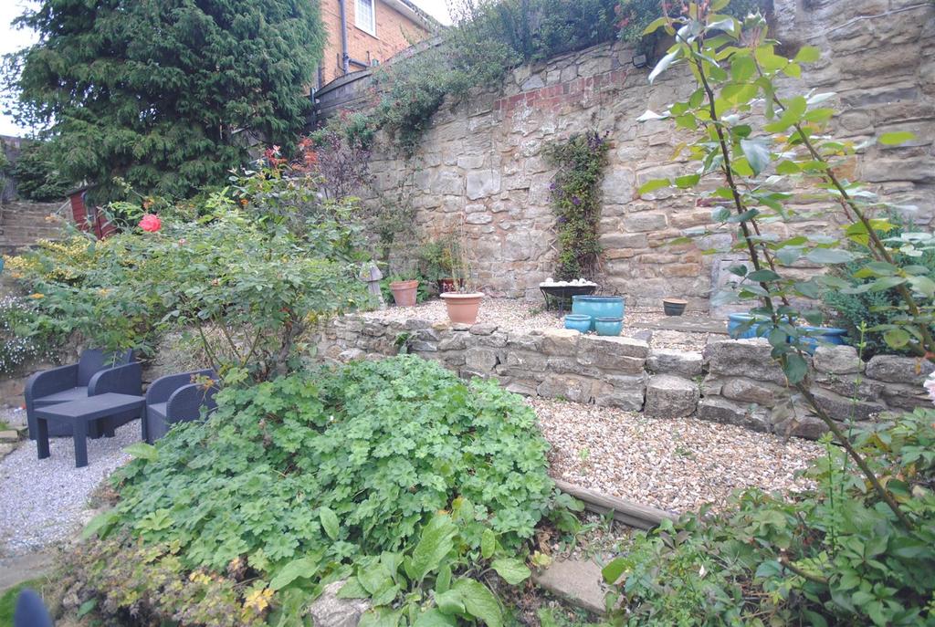 4wellanesidegarden5.JPG