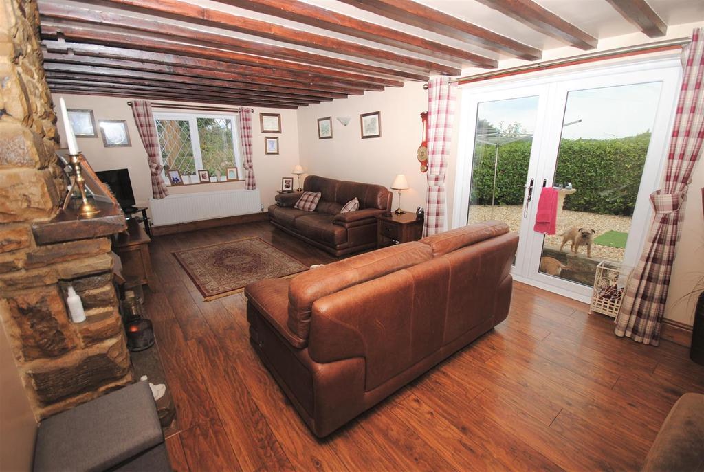 Well Lane, Kippax, Leeds 3 bed detached house £295,000