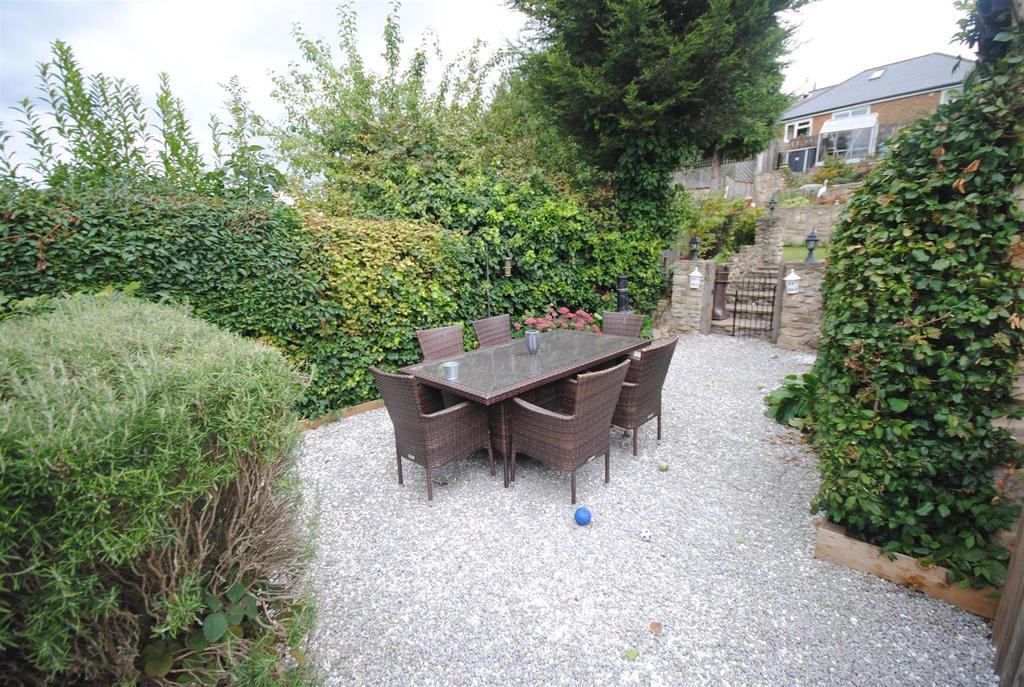 4wellanesidegarden7.JPG