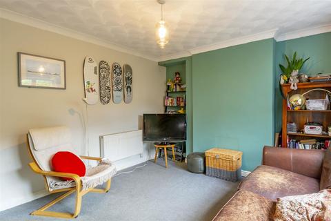 6 Arden Close, Beeston, Nottingham, NG9 2FZ
