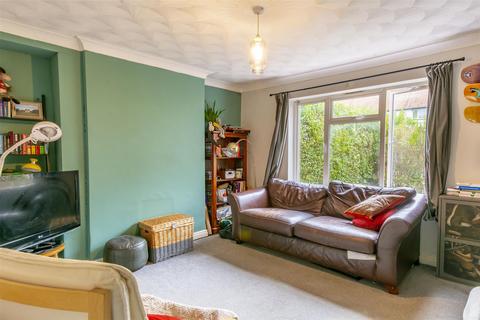 6 Arden Close, Beeston, Nottingham, NG9 2FZ