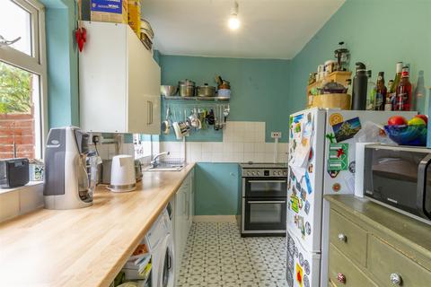 6 Arden Close, Beeston, Nottingham, NG9 2FZ