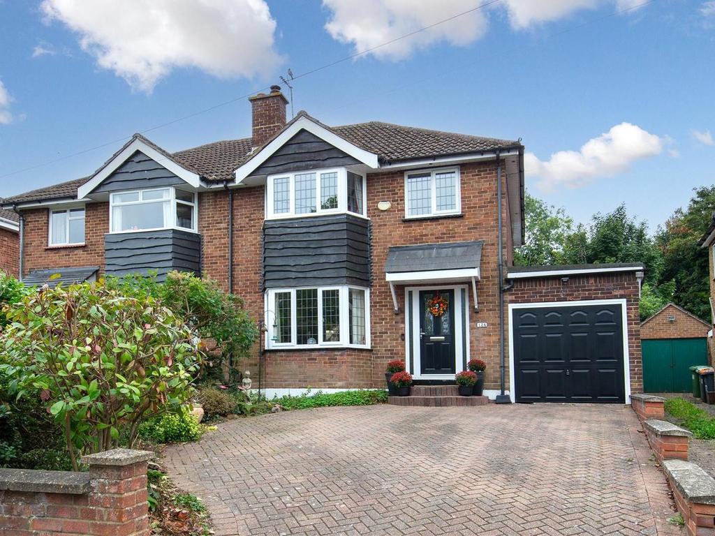 Meadway, SouthWest Dunstable... 3 bed semidetached house £450,000