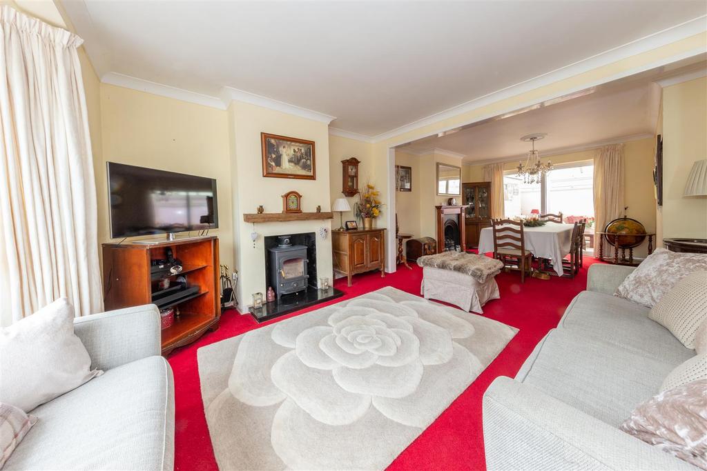 Meadway, SouthWest Dunstable... 3 bed semidetached house £450,000