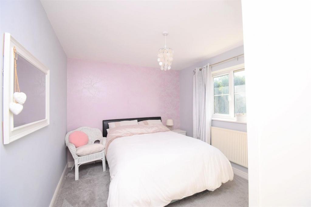 Bed2.jpg
