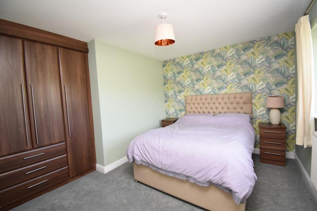 Bed 4.JPG