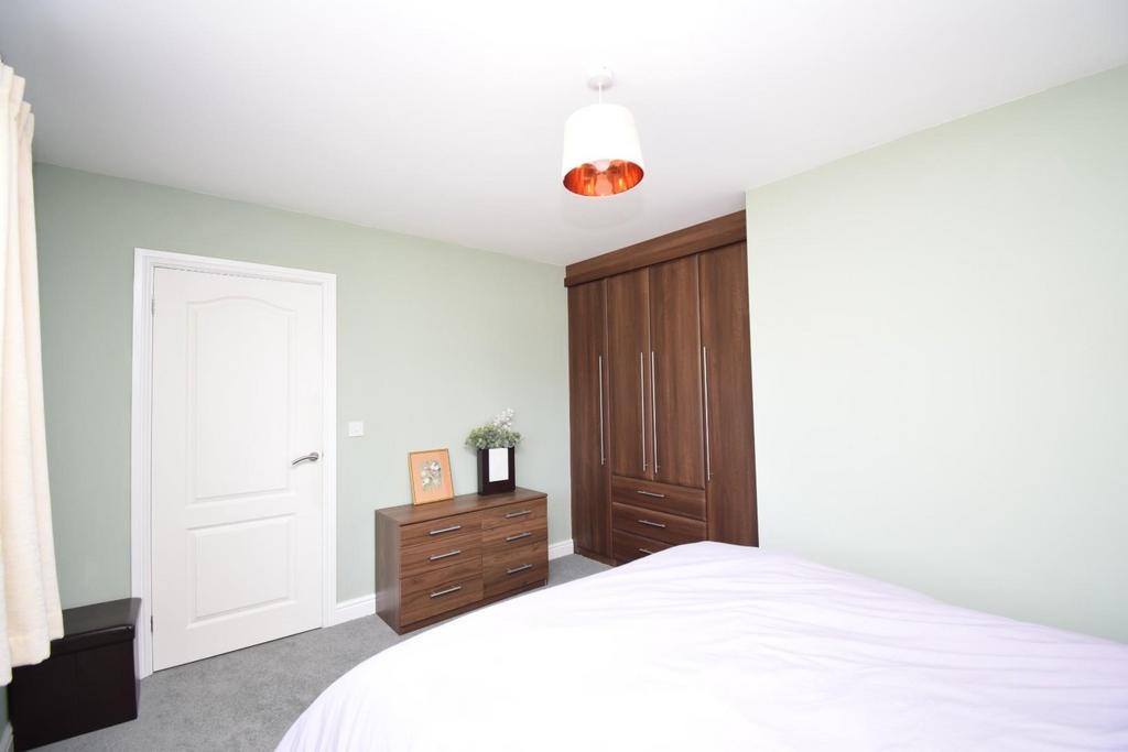 Bed4.JPG