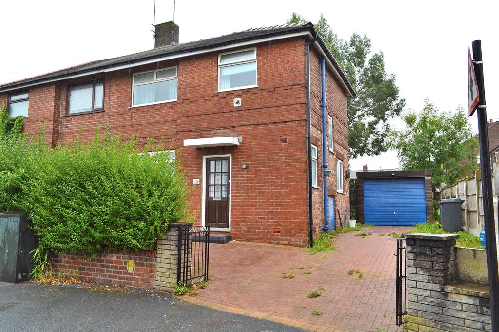Kingston Avenue, Chadderton, Oldham 3 bed semidetached house £155,000