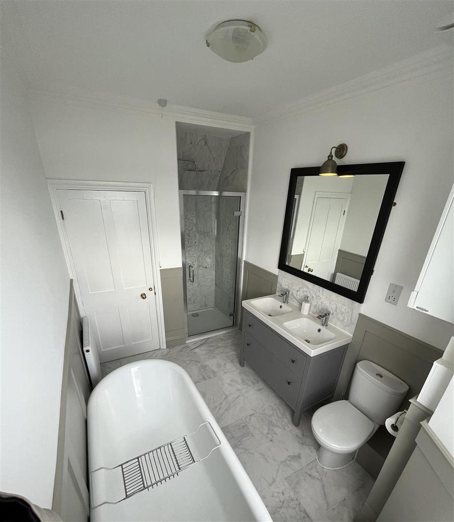 Bathroom Neyland Terrace Cropped.jpg