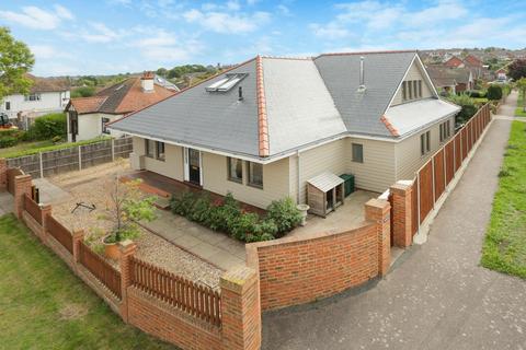4 bedroom detached house for sale - Genesta Avenue, Whitstable