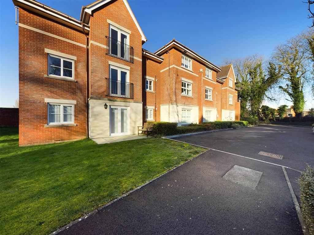 Darlington Road, Basingstoke 2 bed apartment £285,000