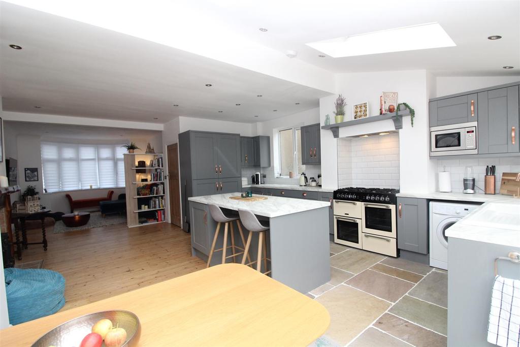 Marina Drive, Wolverton, Wolverton... 3 bed semidetached house £