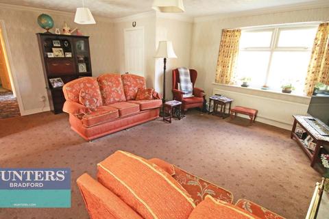 16 Bootham Park, Daisy Hill, Bradford, BD9 6EG