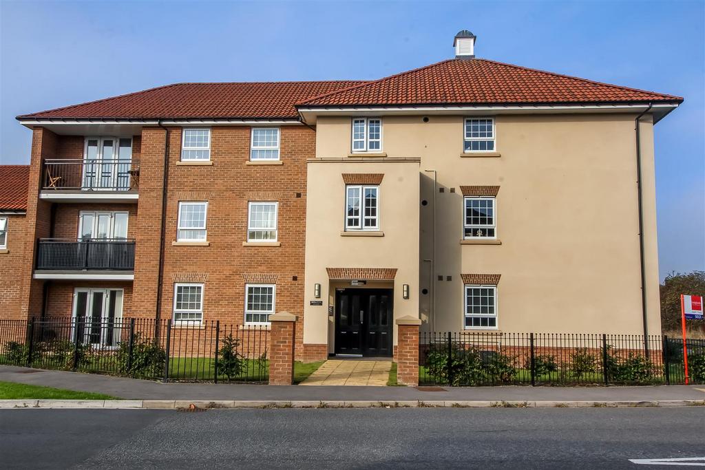 Ben Hyde Way, Northallerton 2 bed apartment £152,000