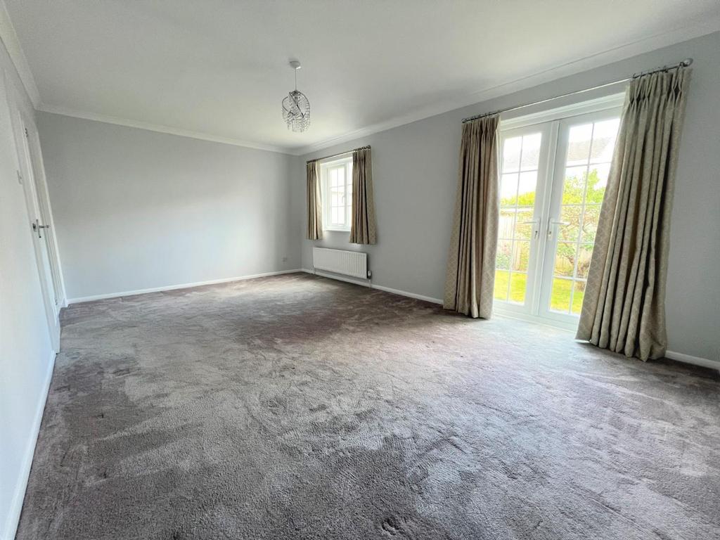 Barlow Road, Barnstaple 3 bed link detached house £330,000