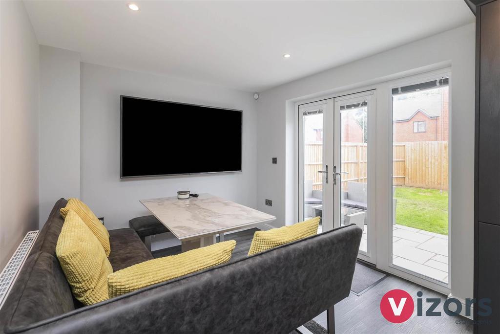 Studley Gate, Studley 3 bed detached house £350,000