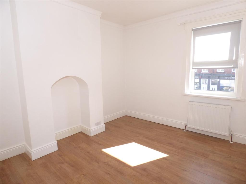 Cauldwell Lane, Monkseaton 3 bed apartment £725 pcm (£167 pw)