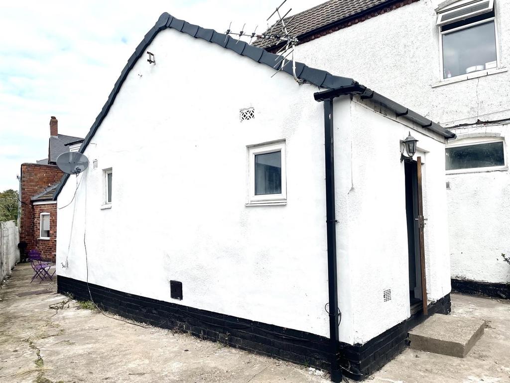 Flat 5, Behind 810 Hotel Street, Coalville Studio £48,000