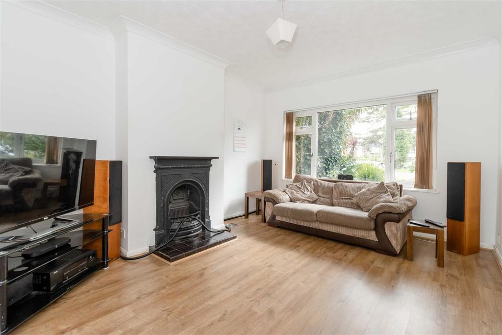 Goring Road, GoringBySea, Worthing 4 bed house for sale £499,950