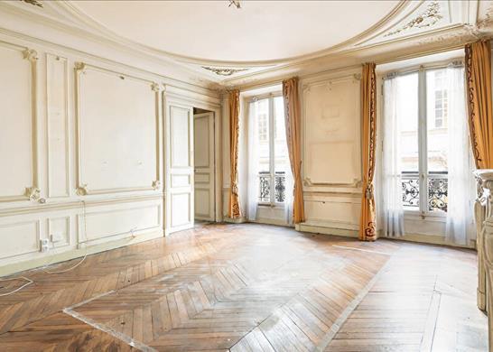 PARIS, 75008 3 bed apartment - £1,409,325* (€1,590,000)