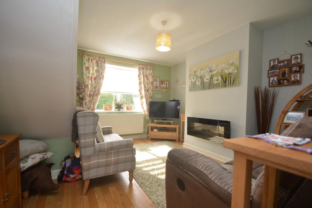 Walnut Tree Avenue, Hereford, HR2 2 bed terraced house £195,000