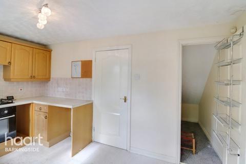 37 Karina Close, Chigwell, IG7 4EN