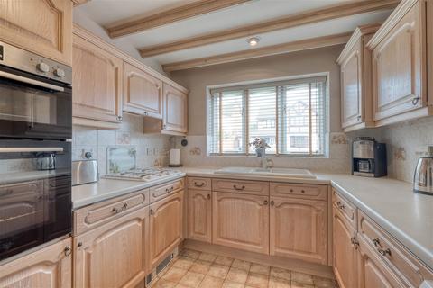 3 bedroom detached house for sale - Hill Rise View, Lickey End, Bromsgrove, B60 1GA
