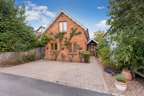 Meadowville Bakers Lane, Maidenhead, SL6 6QQ