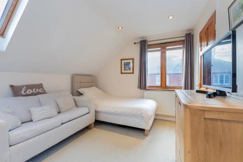 Meadowville Bakers Lane, Maidenhead, SL6 6QQ