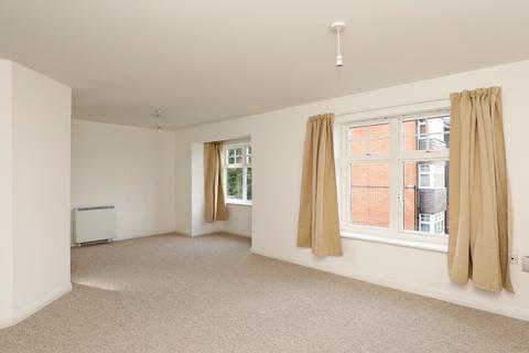 14 Chamberlain Gardens, Hounslow, TW3 4NF