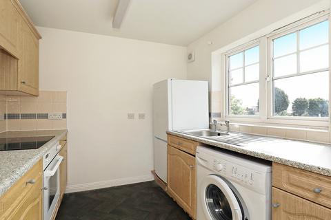 14 Chamberlain Gardens, Hounslow, TW3 4NF