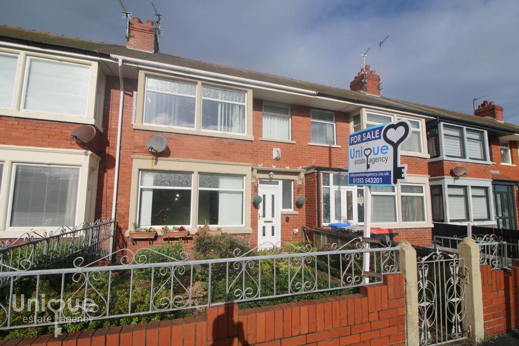 Radcliffe Road, Fleetwood, FY7 3 bed terraced house £110,000