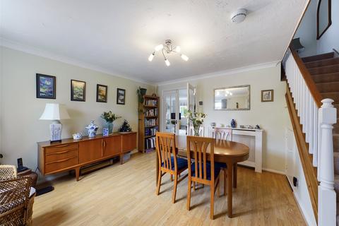 17 Apple Tree Close, Abbeymead, Gloucester, GL4 5BZ