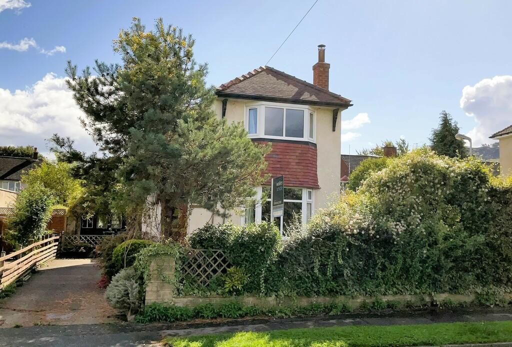 Mayfield Avenue, Ilkley, West Yorkshire 2 bed detached house £350,000