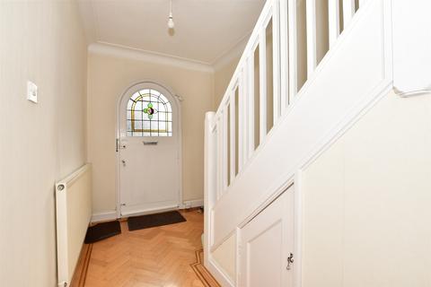 37 Forest Approach, Woodford Green, IG8 9BP