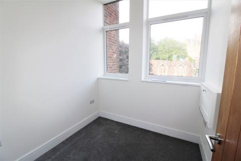 2 bedroom flat to rent, Second Floor Flat, South Street