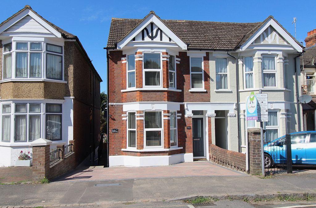 A, 79 Roberts Road, High HP13 6XD 1 bed ground floor flat £