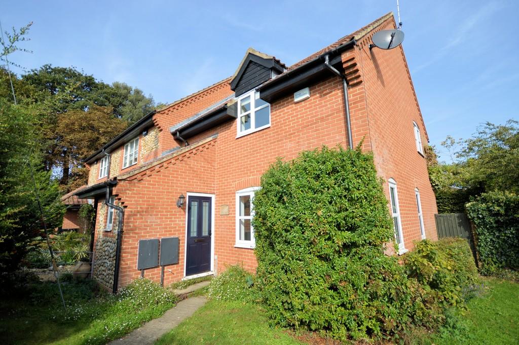 WellsnexttheSea 2 bed end of terrace house £1,000 pcm (£231 pw)