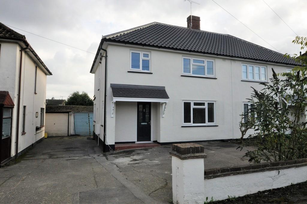 Mornington Crescent, Hadleigh 3 bed semidetached house £425,000