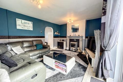 17 Douglas Grove, Darwen, BB3 0JQ