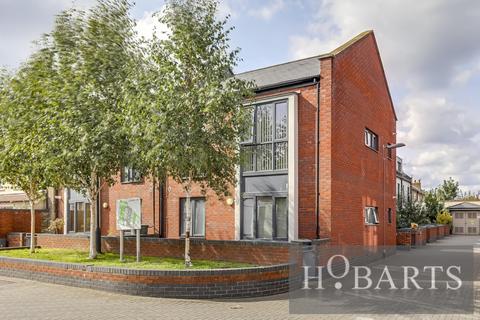 41 Leverton Close, London, N22 7BT