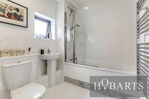 41 Leverton Close, London, N22 7BT