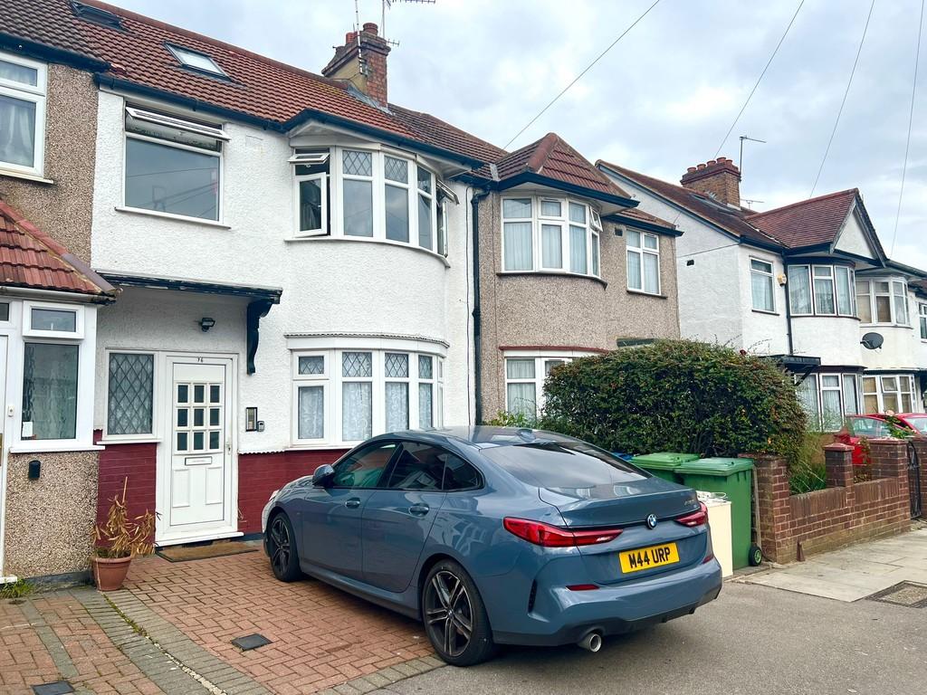 Carmelite Road, Harrow Studio £700 pcm (£162 pw)