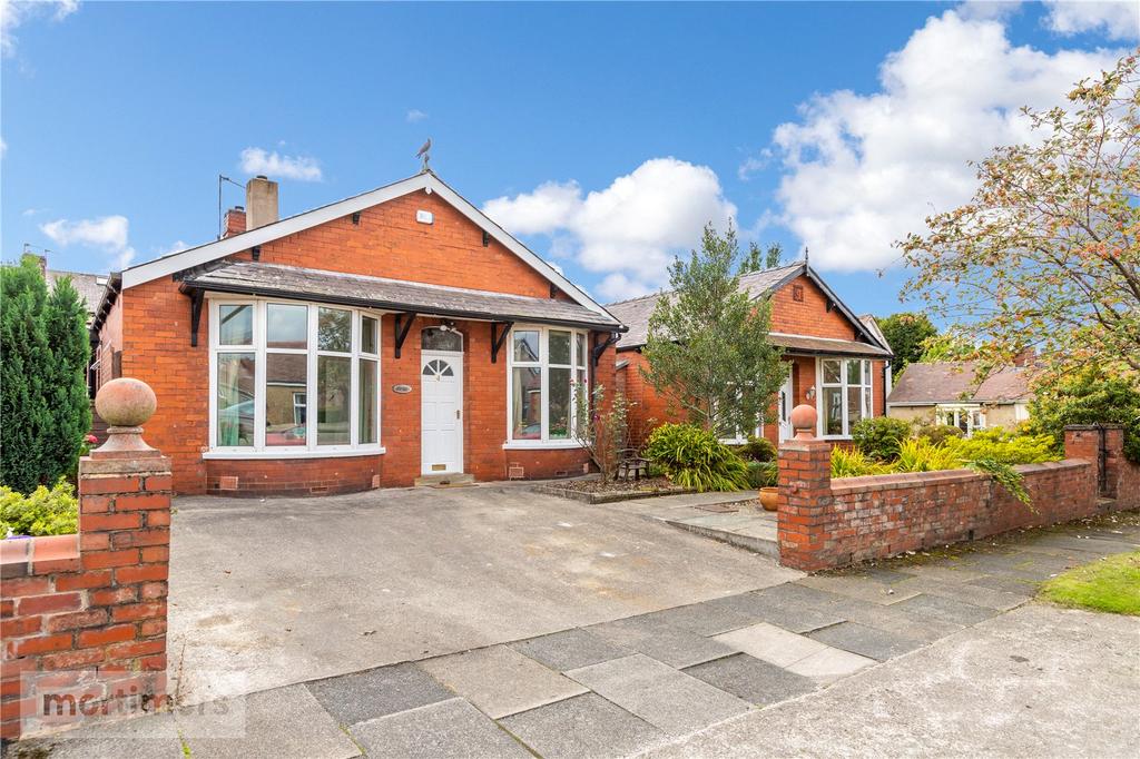 Mather Avenue, Accrington, BB5 2 bed detached bungalow £150,000