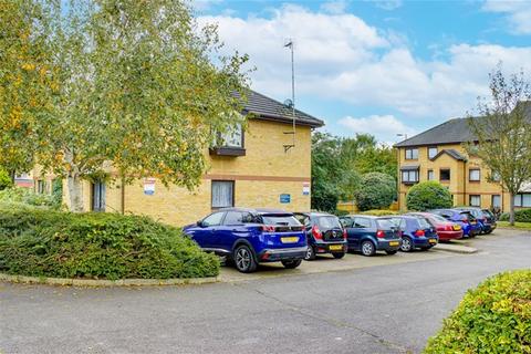 2 bedroom flat for sale - 2 GREEN POND ROAD , WALTHAMSTOW
