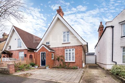 3 bedroom detached house for sale - Victoria Road, Mill Hill, London, NW7