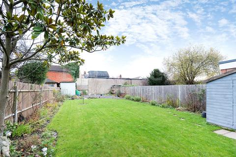 3 bedroom detached house for sale - Victoria Road, Mill Hill, London, NW7