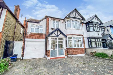 4 bedroom end of terrace house for sale, The Drive, ILFORD, IG1